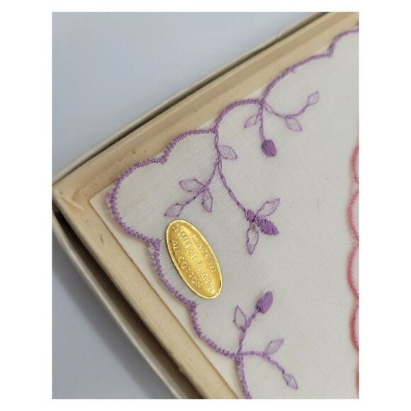 Vintage Deadstock Handkerchief Set of Three - Picture 3 of 4